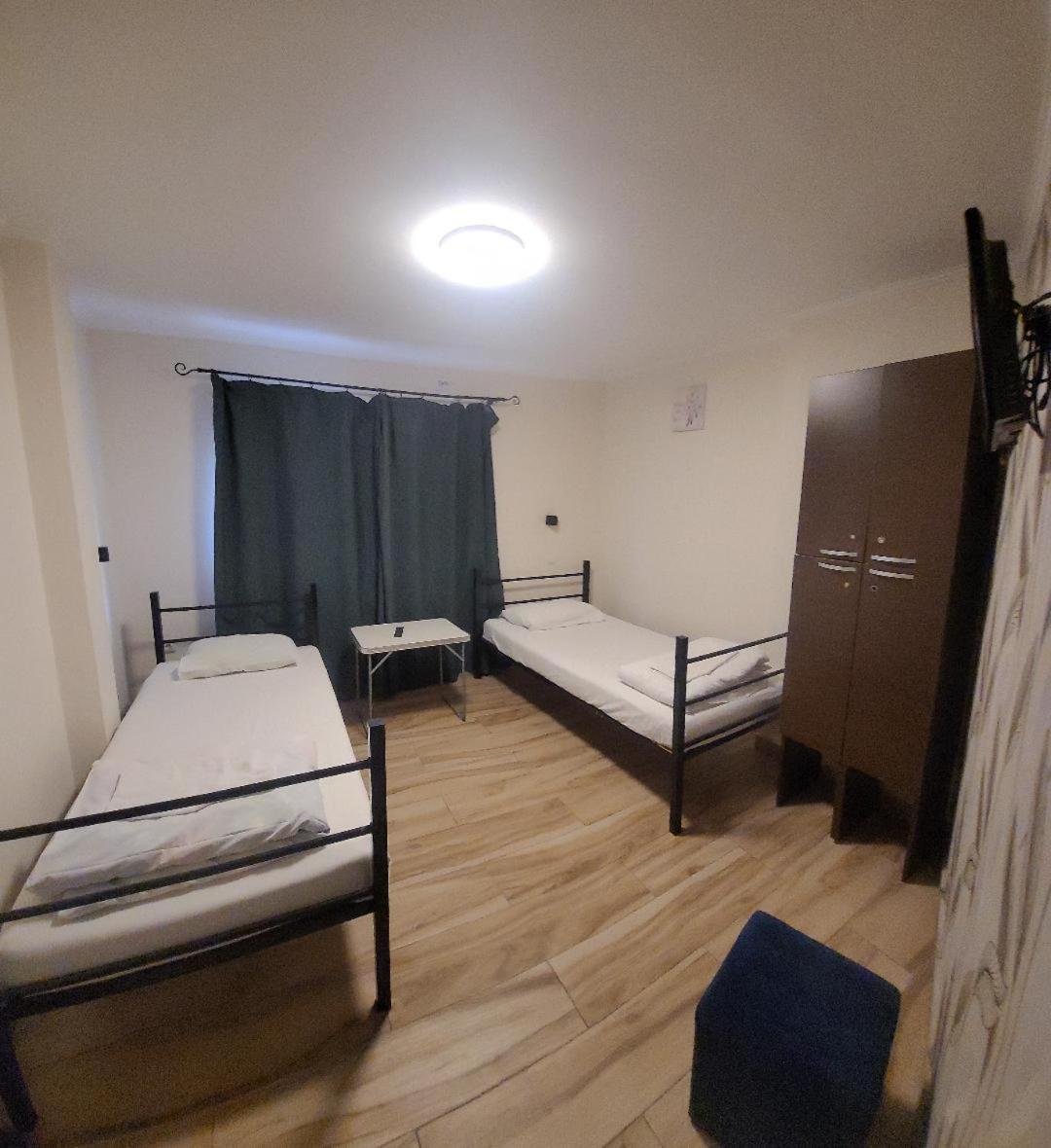 Byzanthin Hostel Bucharest Exterior photo