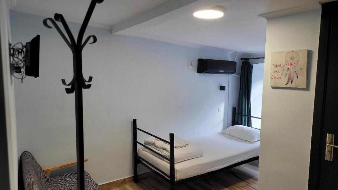 Byzanthin Hostel Bucharest Exterior photo